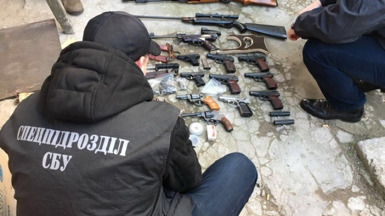 Удар в Украйна! Пресякоха сделка с оръжие и боеприпаси в Одеса