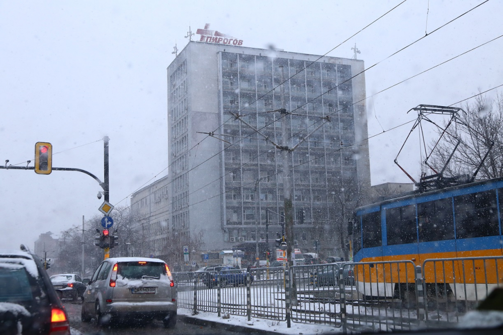 Внимание! Червен код за опасно време тази нощ и утре, задава се сибирски студ