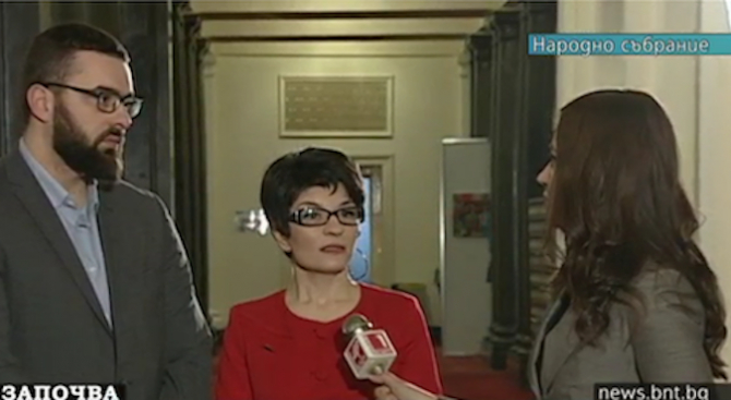 Десислава Атанасова: Мотивите на БСП за вота на недоверие са тайнствени