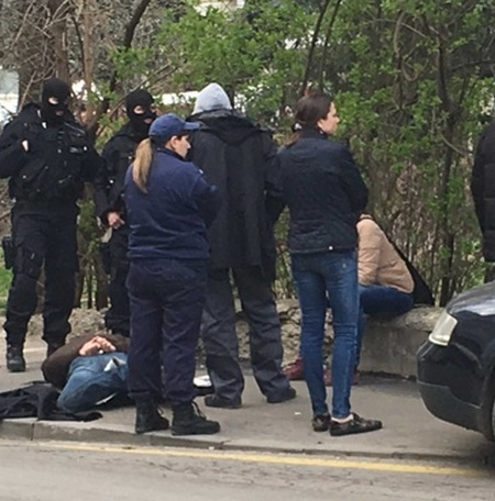 Спряха шофьор за рутинна проверка в Айтос, но ето на какво се натъкнаха в багажника на колата му