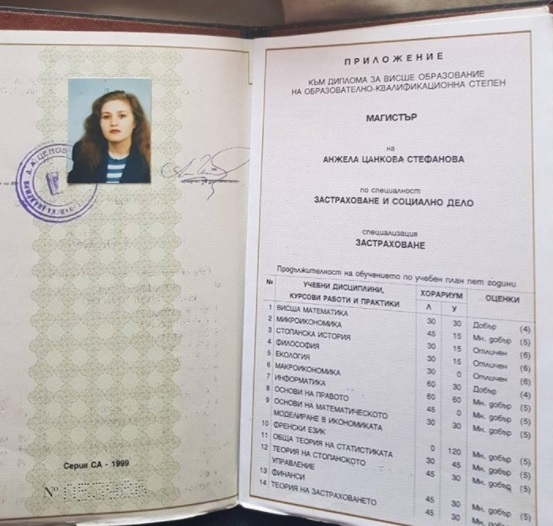 Брутално гнусни СНИМКИ от свищовската Къща на ужасите! Разбра се какво е правила Пенка на двете си щерки във вонящото свърталище