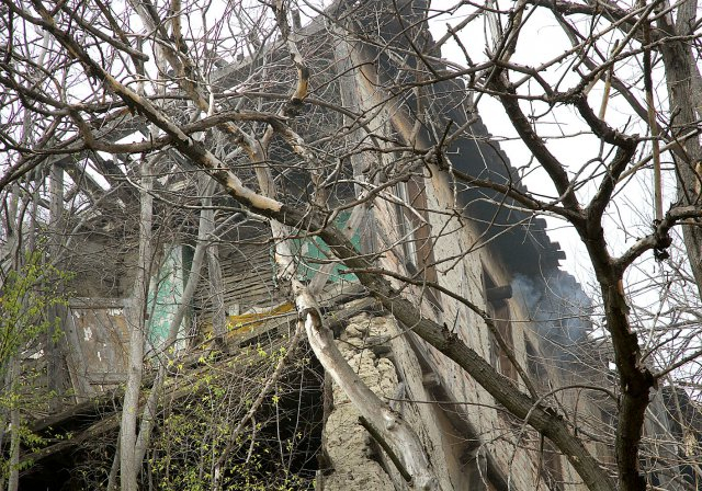 Кой живее в тази призрачна къща в Пловдив? (СНИМКИ)