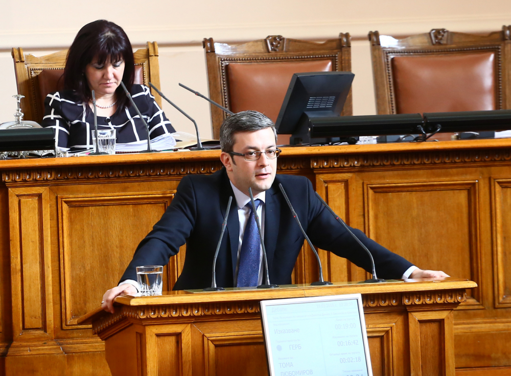 Тома Биков обясни какво е готов да направи президентът с правителството