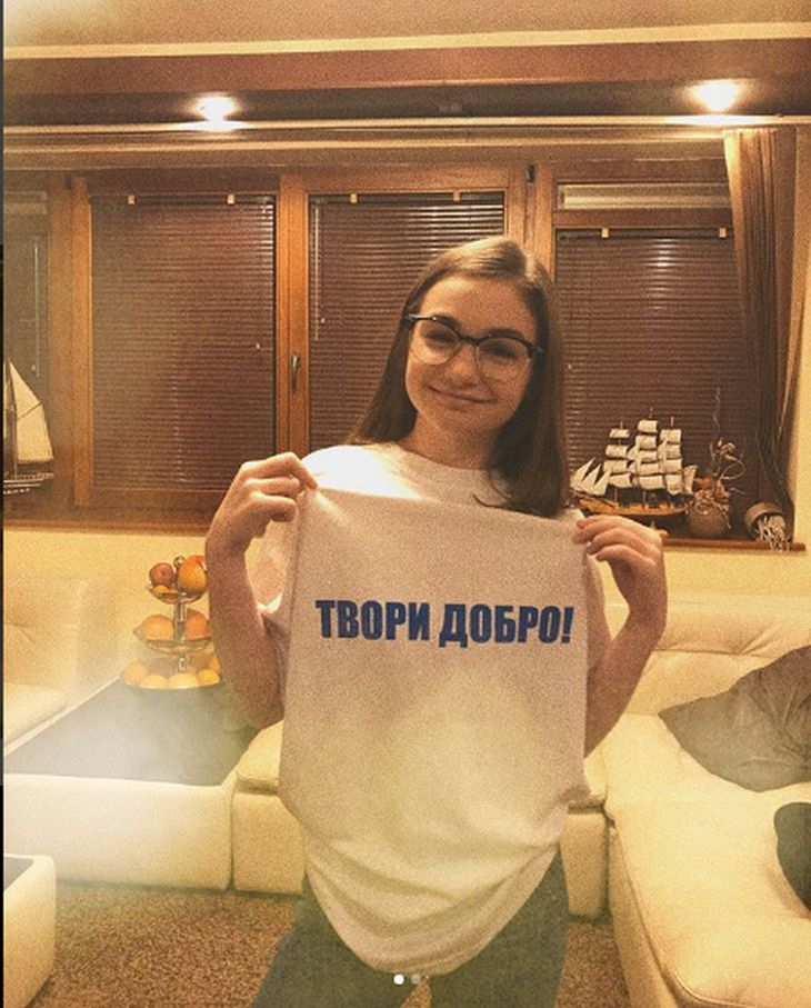 Първо в БЛИЦ! Детето-чудо Крисия с шокираща промяна, не е за вярване какво направи със себе си! (СНИМКИ)