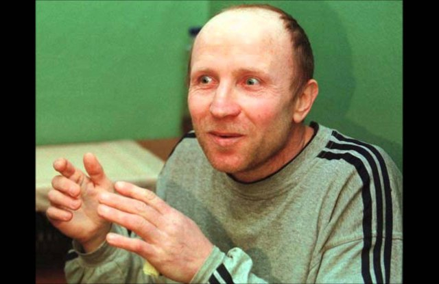 Серийните убийци: Ченге разследва себе си за 81 трупа
