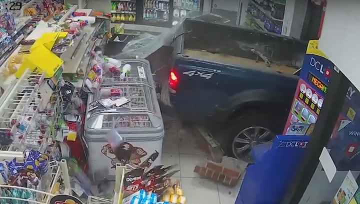 ВИДЕО запечата дръзкия начин, по който бандити отмъкнаха банкомат