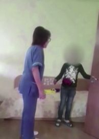 Гнусна гавра! Възпитателки заплашват и пребиват деца с увреждания в дом (ПОТРЕСАВАЩИ КАДРИ)