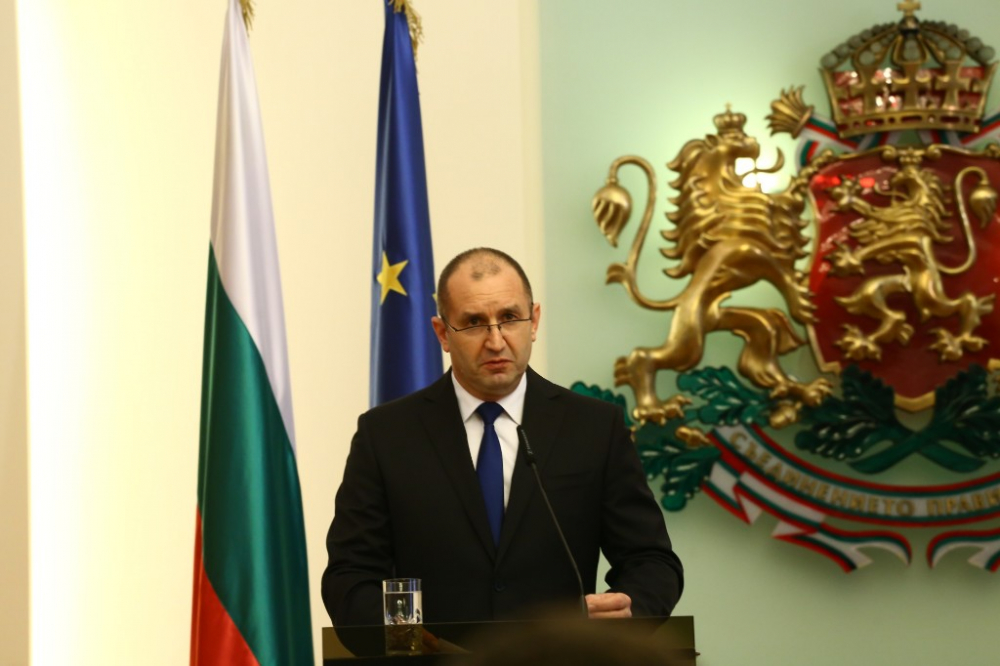 Президентът сезира КС заради частната охранителна дейност 