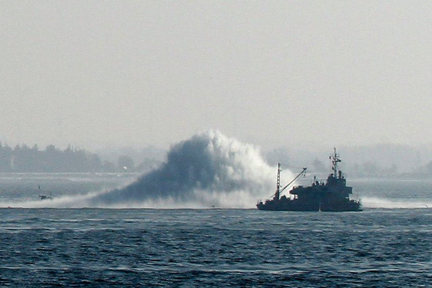 Руски кораб с 21 души на борда изчезна в Японско море!