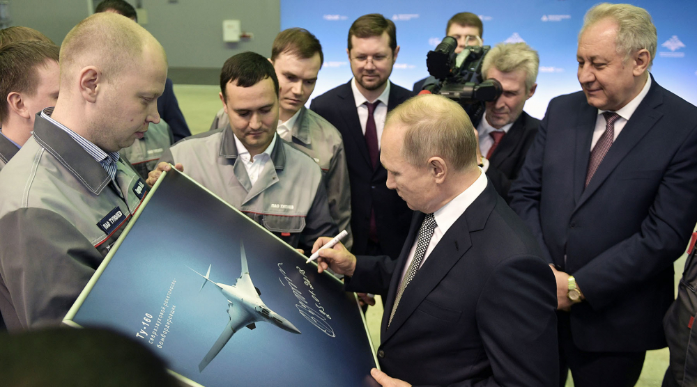 Путин предложи създаване на граждански вариант на ракетоносеца Ту-160 "Белият лебед"