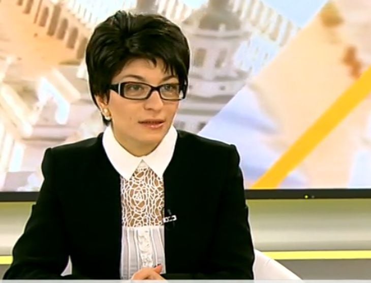 Десислава Атанасова настръхна заради Истанбулската конвенция и остро скочи на Нинова!