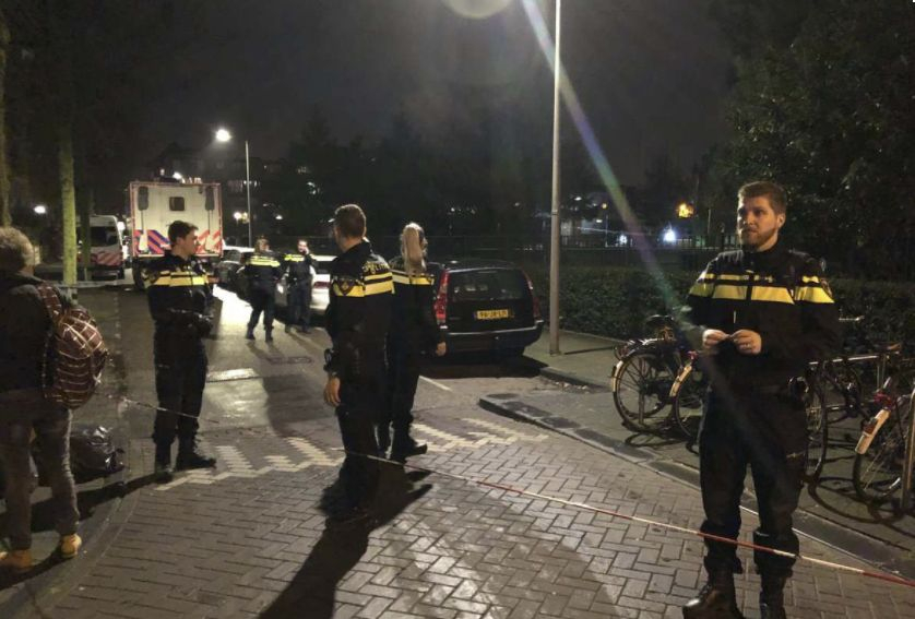 Стрелба в сърцето на Амстердам, ето какво се случва (СНИМКИ)