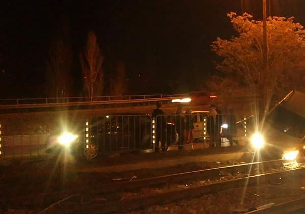 Извънредно и първо в БЛИЦ! Катастрофа и зверска каскада в кв. „Подуене” в столицата! (СНИМКИ)