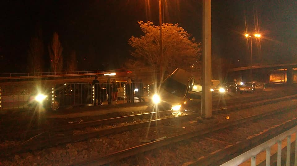 Извънредно и първо в БЛИЦ! Катастрофа и зверска каскада в кв. „Подуене” в столицата! (СНИМКИ)