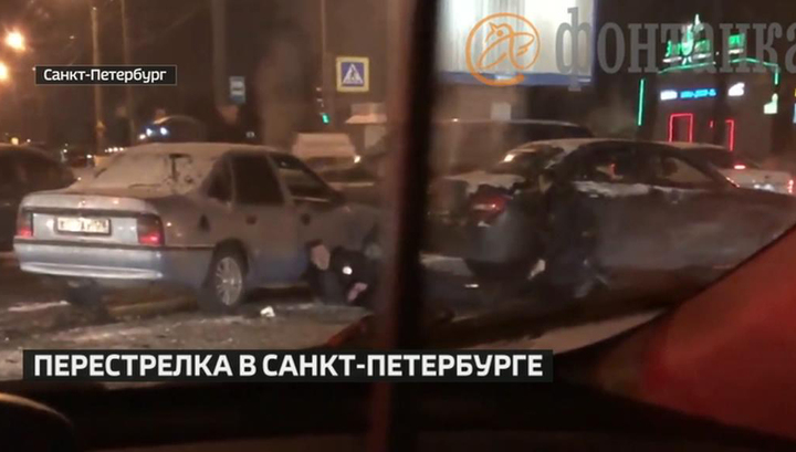 Страшен екшън в Русия! Бандити нападнаха бижутериен магазин, полицаи лежат простреляни по земята (ВИДЕО)