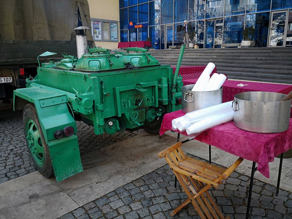 Богатирска почерпка в София за 75 години от победата при Сталинград, с която Червената армия обърна хода на историята (СНИМКИ)