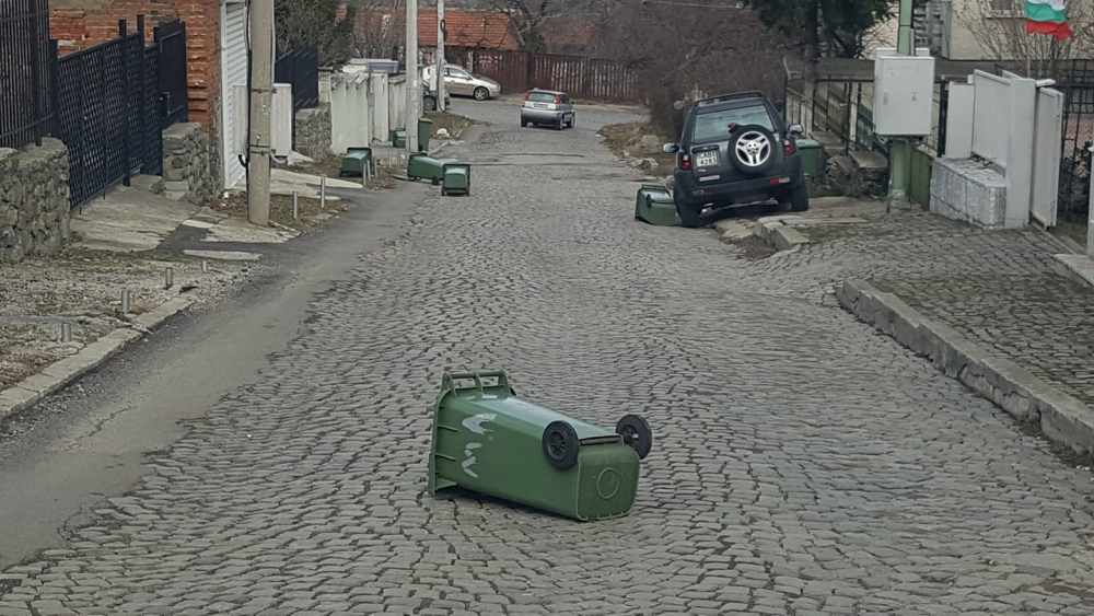 Първо в БЛИЦ! В София е страшно – СНИМКИ показаха мини-апокалипсиса! Аварийни екипи бродят из столицата