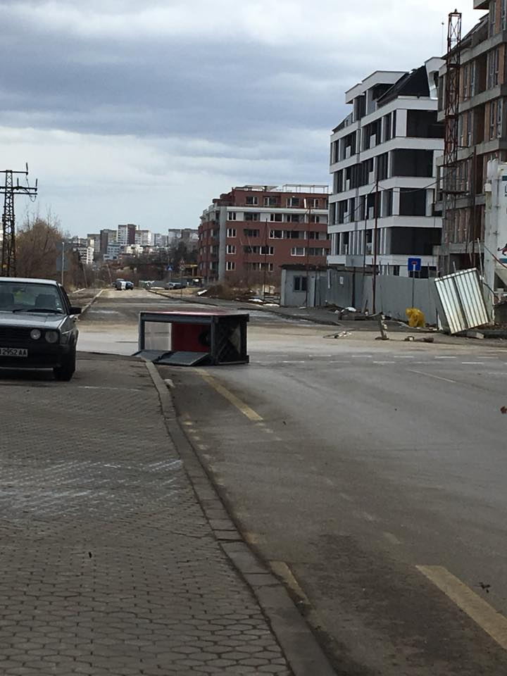 Първо в БЛИЦ! В София е страшно – СНИМКИ показаха мини-апокалипсиса! Аварийни екипи бродят из столицата