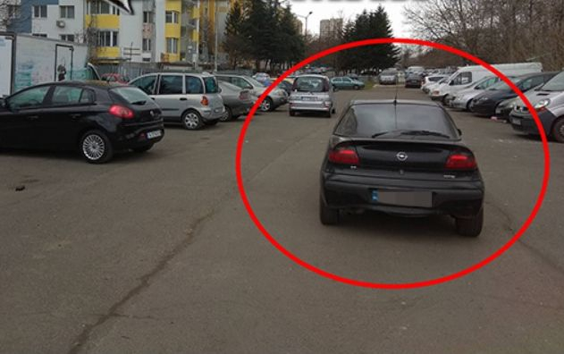 Нагъл собственик на таратайка 10 дни вгорчава живота на бургазлии (СНИМКИ)
