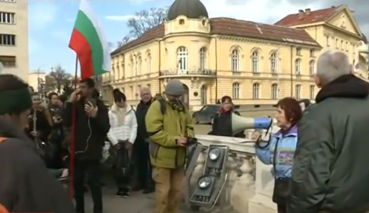 Протест срещу ратифицирането на Истанбулската конвенция се проведе пред Народното събрание