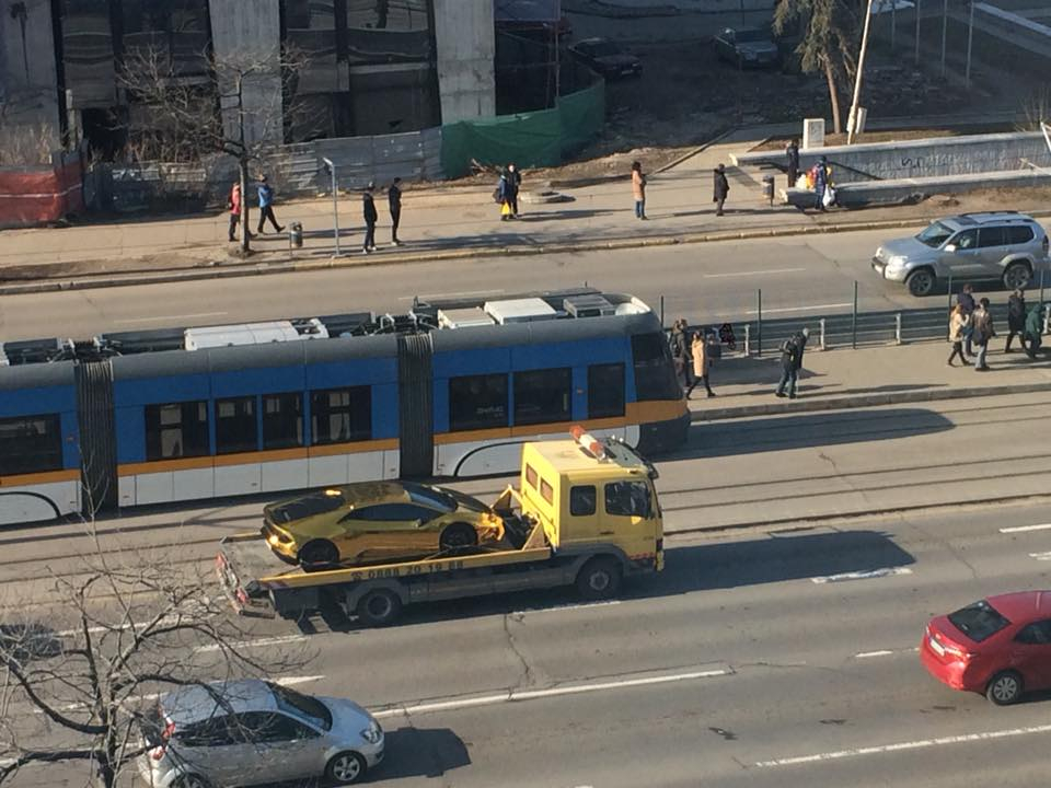 Само в БЛИЦ! Тези СНИМКИ от столичен булевард взривиха мрежата - такова нещо не се вижда всеки ден!