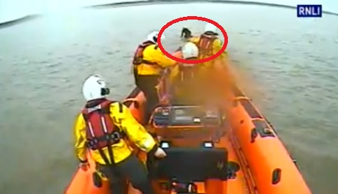 ВИДЕО показа каква невероятна акция, спретната от Кралската морска спасителна служба, се разигра край Къмбрия