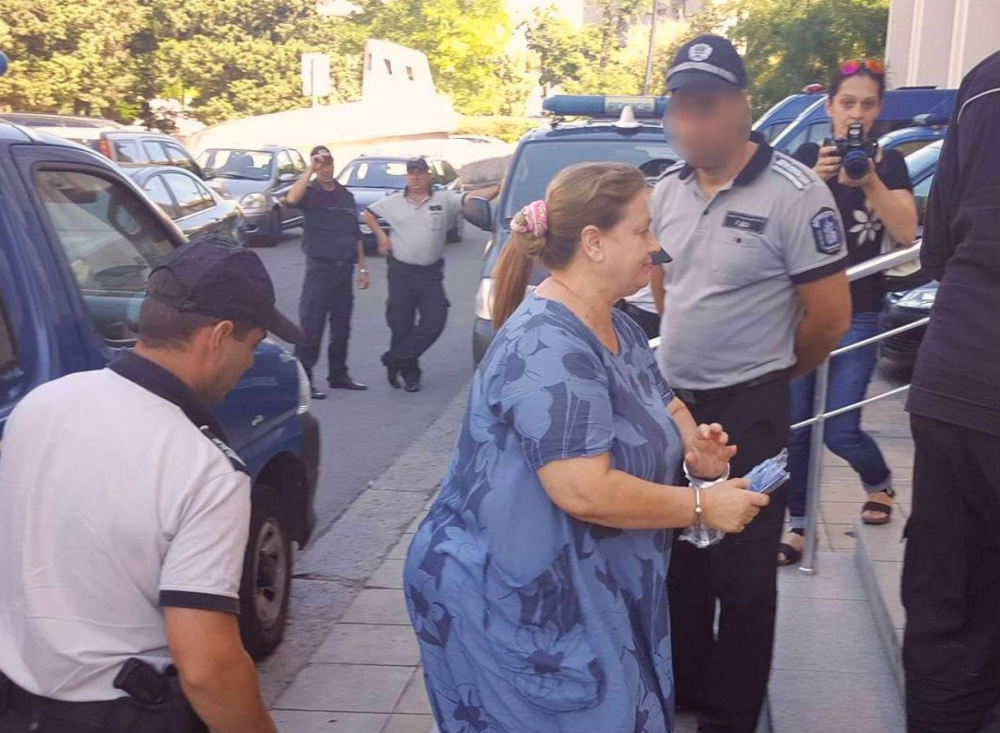 Зловещата история на чудовището Веселина, която държа мъжа си под ключ една година, уби го и хвърли трупа в кофата!
