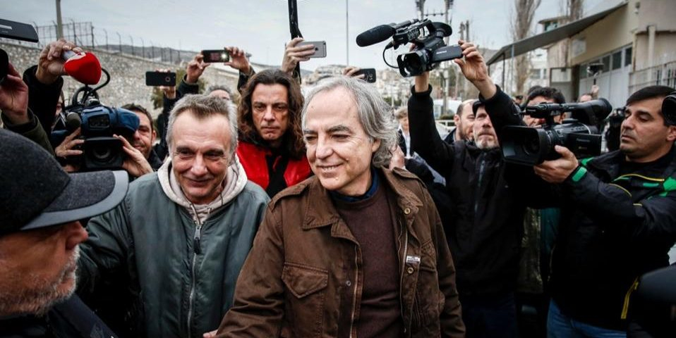 Скандал в Гърция! Пуснаха в отпуск терорист-убиец 