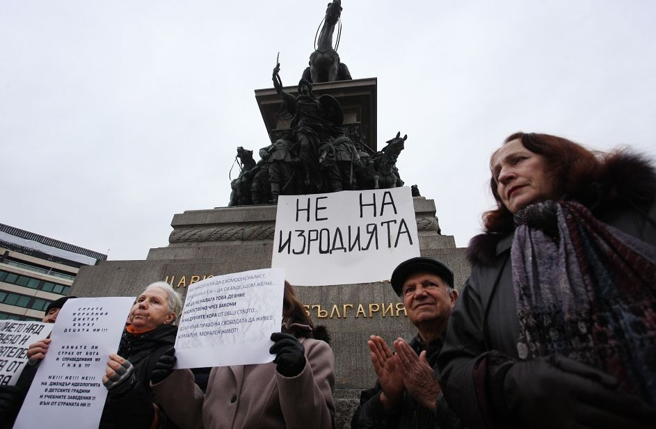 Българите излязоха за четвърти път пред НС срещу Истанбулската конвенция 