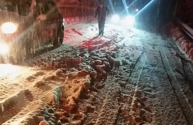 Тотална глупост насред снежния ад! Пишлигари блокирали Превала заради дрифтове (СНИМКИ)