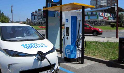 Renault ще строи зарядни станции в Южна Европа