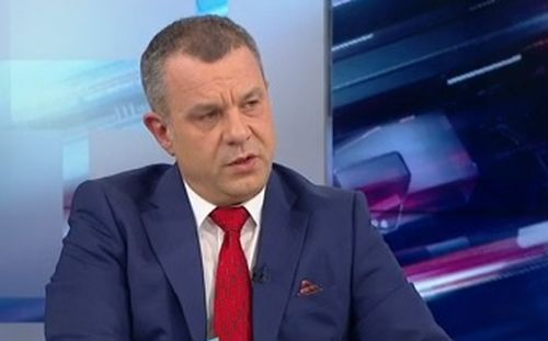 Кошлуков се извини за средния пръст и се закани...
