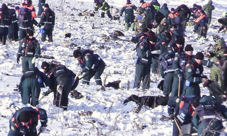 Зловещ човешки пъзел! Откриха близо 1500 части от телата на загиналите от руския самолет (СНИМКИ)