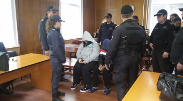  Гаджетата убийци на таксиметровия шофьор край Каменар, се разкаяха за зверството, искат по-леки присъди 