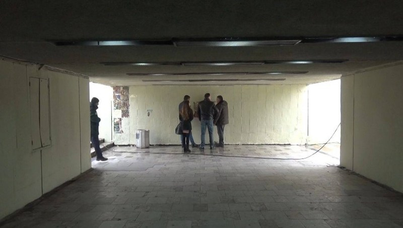След скандала: Възстановяват паното на Енчо Пиронков