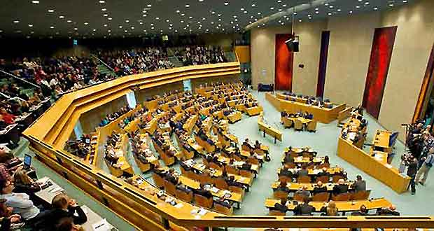 Парламентът в Холандия гласува вота на недоверие към правителството, ето какво е решението