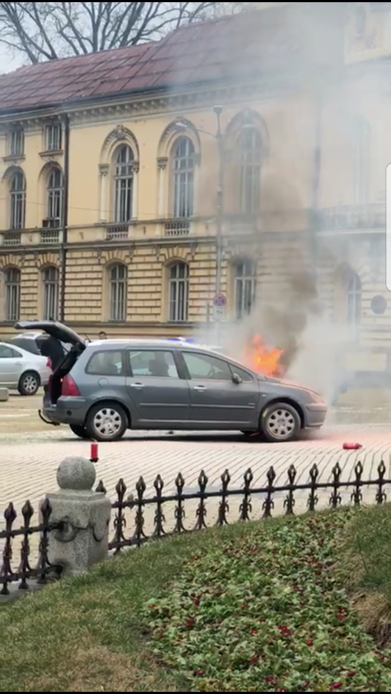 Извънредно и първо в БЛИЦ! Инфарктна ситуация пред парламента (СНИМКИ/ВИДЕО)