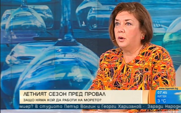 Експерти коментираха възможно ли е това лято камериерките и сервитьорите да взимат 3 - 5 бона заплати по морето!  