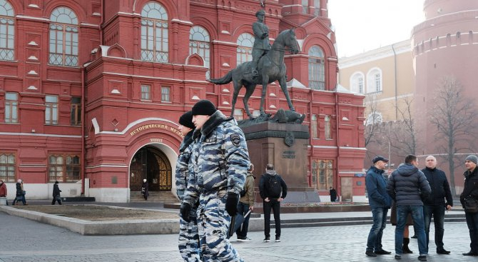 Руски депутат е "изпратил" белия прах до посолствата в Москва