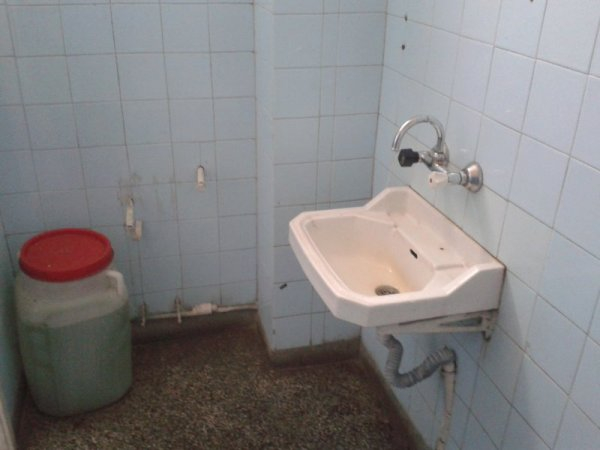 Пациентите на столична поликлиника преживяват истински ад (СНИМКИ) 