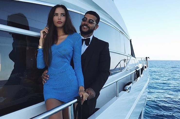 Гаджето на руския рапър Тимати срази мрежата! Пусна се чисто гола в Instagram и събра всички погледи (СНИМКИ 18+)