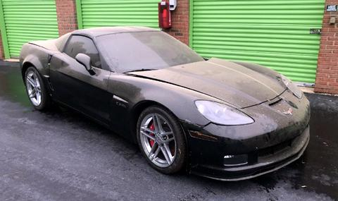 Откриха чисто нов Corvette Z06 в склад (СНИМКИ)