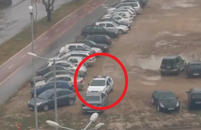 Цял Фейсбук се чуди и мае, гледайки СНИМКИ на тази пловдивска патрулка 