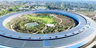 Дрон атакува щабквартирата на Apple, но се оказа... (ВИДЕО)