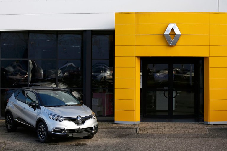 Renault се къпе в пари, рогът на благоденствието заля френския автостроител 