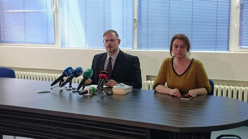 Потвърдиха новината на БЛИЦ: Раненото в Пловдив близначе е ударено от... (СНИМКИ)