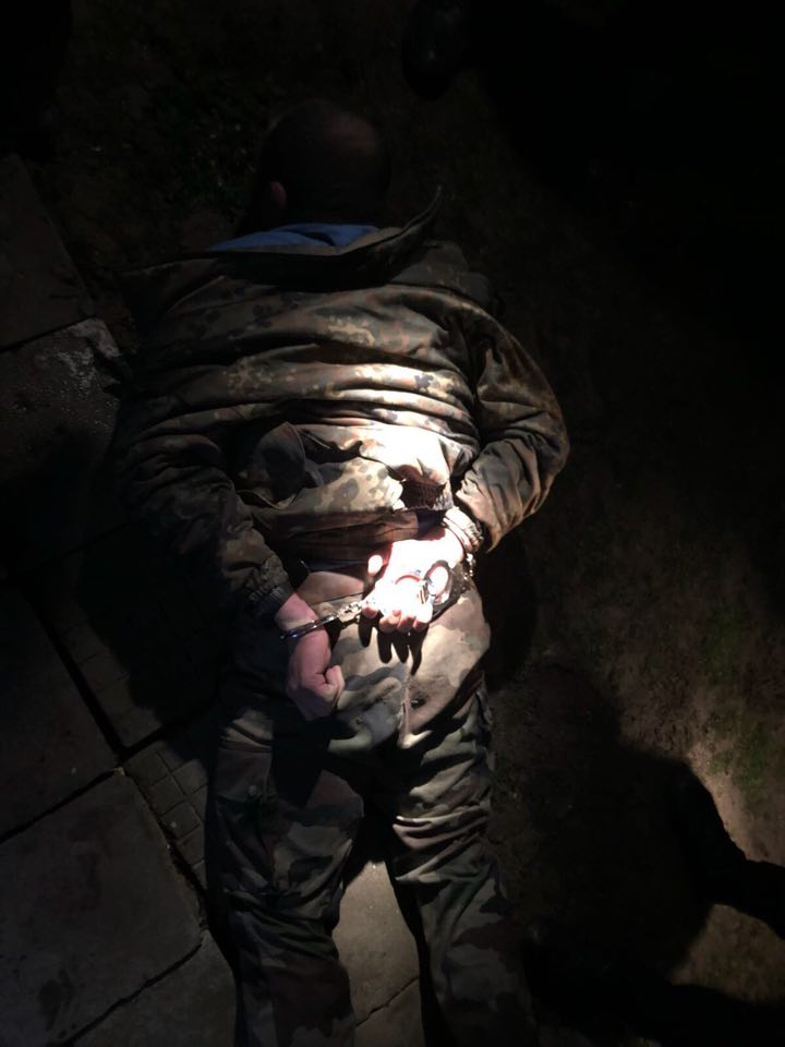 Извънредно в БЛИЦ! Баретите арестуваха опасен бандит, който стрелял по полицаи! (СНИМКИ)