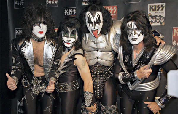 Рок легендите от Kiss породиха слухове след като поискаха да патентоват име