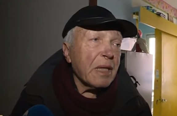 Съседка на зверски убития Стефан Янев шокиращо: Той викаше за помощ, молихме полицаите да разбият вратата, но те си тръгнаха...  