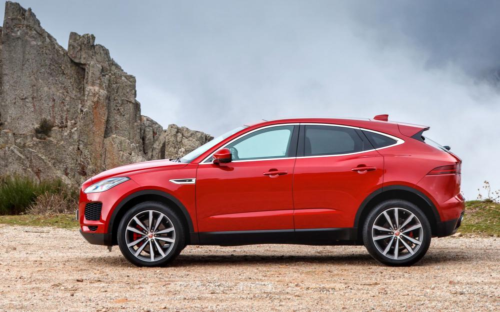 Новият Jaguar E-PACE е истинско страшилище, а е толкова достъпен